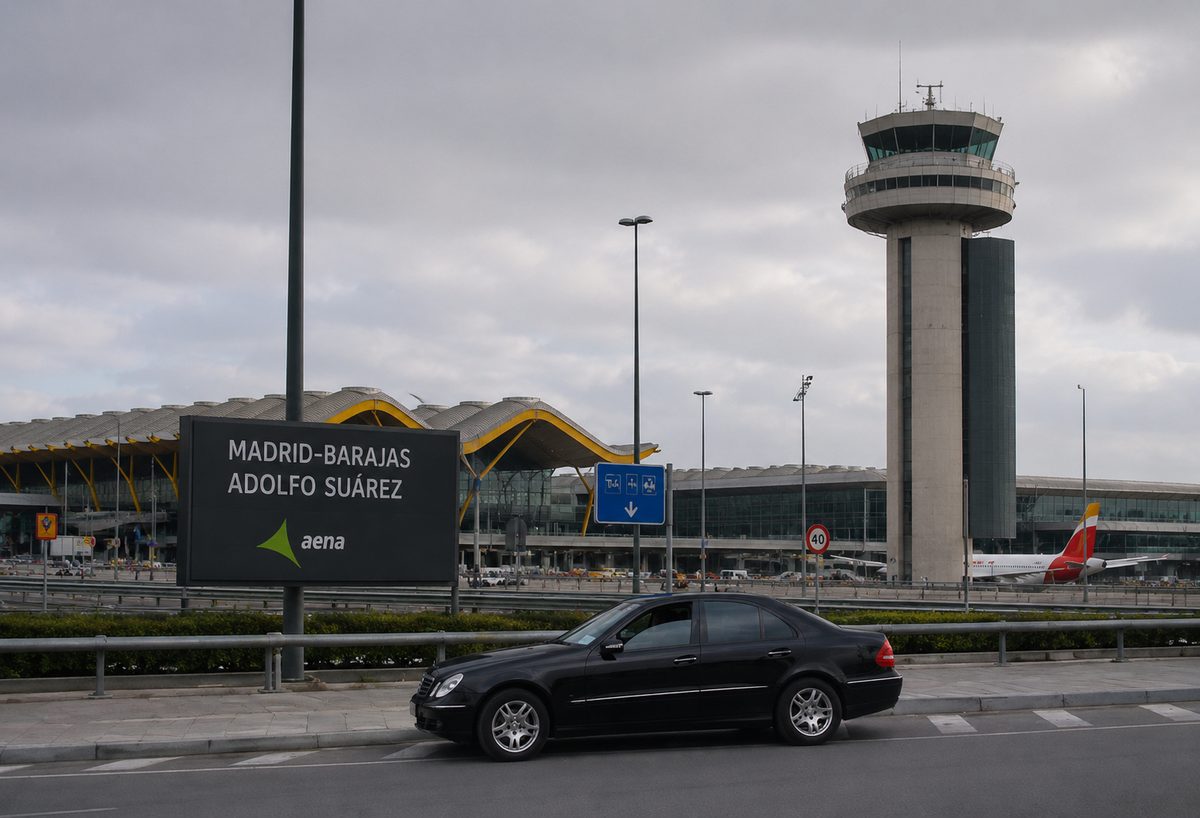 Autocar CANITO en aeropuerto — portafolio 2026